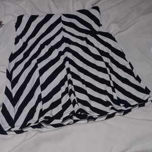 Ann Taylor Loft Black and white Zebra striped midi skirt size Large